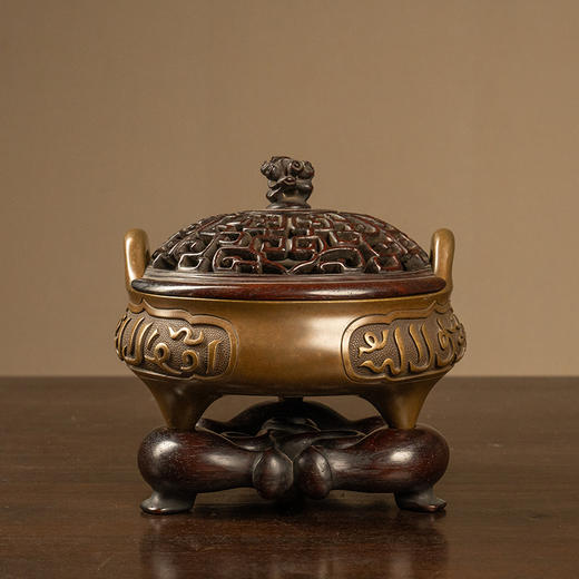 清 铜冲耳三足香炉（红木盖座） 商品图0