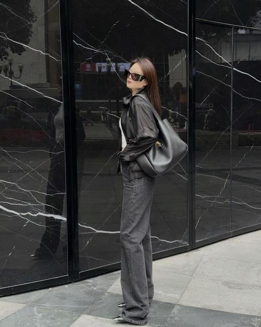 圣罗兰bea鹿皮hobo托特，务必注意区分鹿皮不是普通牛皮，整只包赢就赢在了皮料上，一包两背，自重很轻出游日常皆可（HH） 商品图4