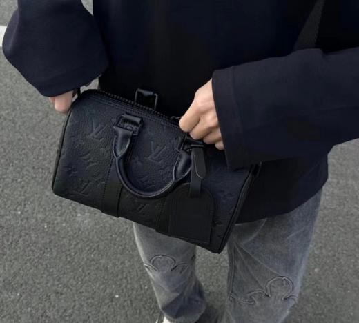 驴家 keepall 25 *老花压纹可调节可拆卸肩带 牛皮 手提单肩斜挎包 男款 黑色（CB） 商品图2
