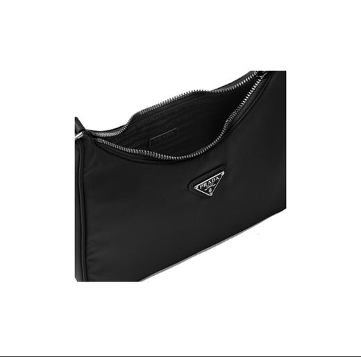 普家 Re-Edition 2005 搪瓷三角徽标可拆卸链条复刻 *尼龙拼皮 月牙腋下包手提单肩包 女款 黑色 *三合一 商品图3