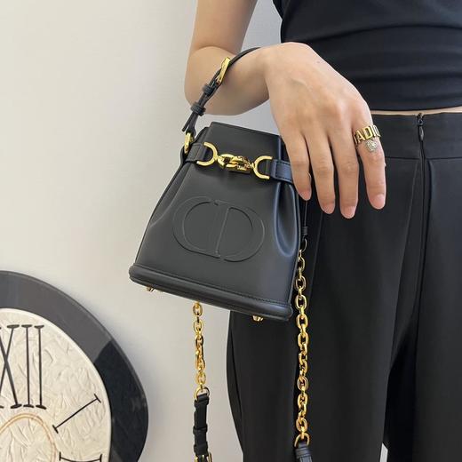 迪奥 C'est Dior 可拆卸可调节肩带 老牛皮革 水桶包手提单肩包 中号小号 女款 黑色（HH） 商品图0
