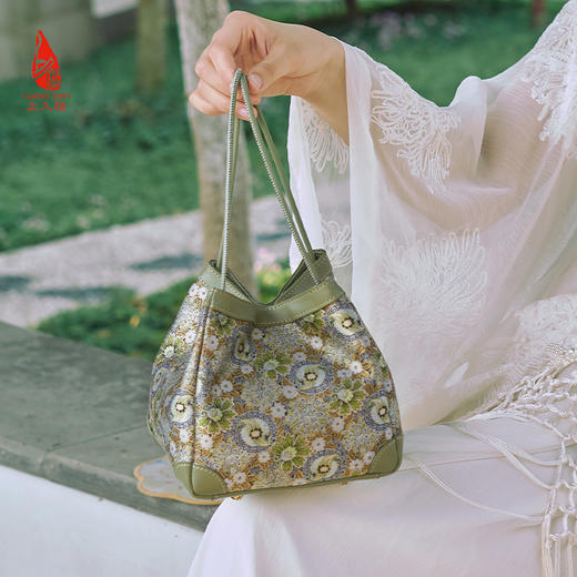 SAINTJOY/上久楷  宋锦拎包 孔雀羽团花锦 手拎包 BWS24A0302-E（不含礼盒包装） 商品图5