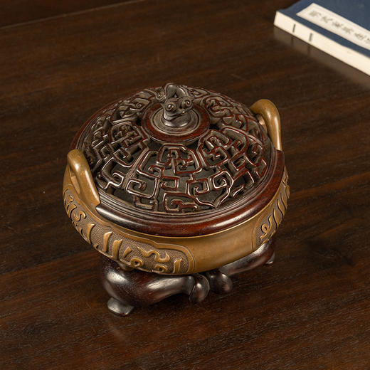 清 铜冲耳三足香炉（红木盖座） 商品图1