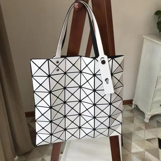 三宅一生最*六格亮面大容量聚酯纤维托特包Tote包购物袋电脑包单肩手提包（CB） 商品图3