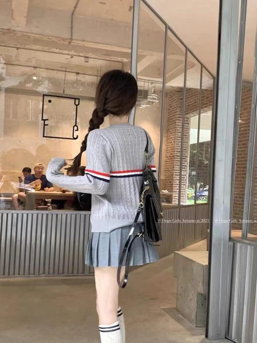 鲁现 【TB风】彩色纽扣刺绣小狗  麻花针织开衫 商品图5