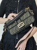 芬迪中号Baguett老花刺绣法棍（CB） 商品缩略图6