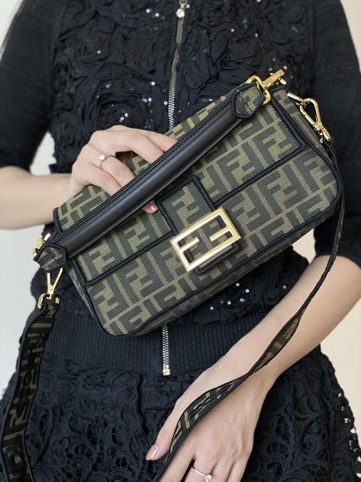 芬迪中号Baguett老花刺绣法棍（CB） 商品图6