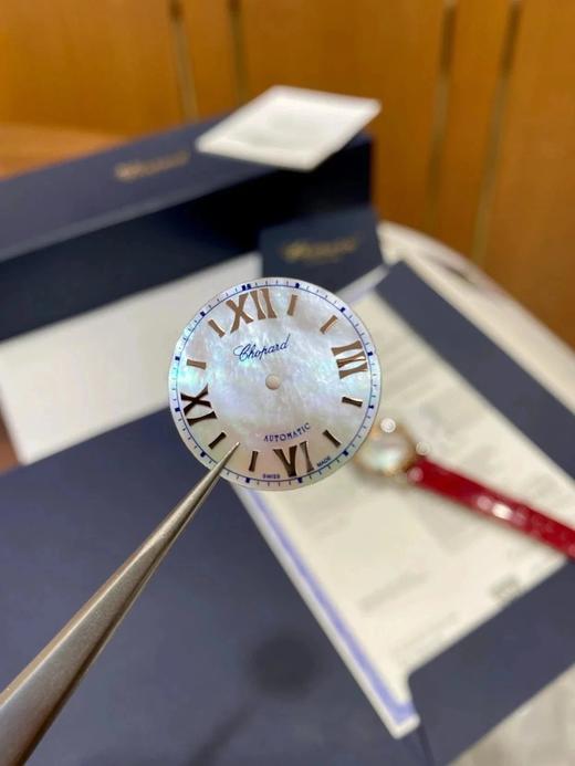 HW新品肖邦萧邦快乐钻石 尺寸33mm搭载9039机芯女性时尚潮流女装手表全自动机械表女表蓝宝石镜面鳄鱼皮表带顺丰包邮（SP） 商品图7