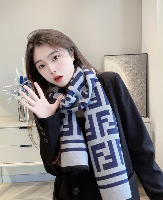 芬迪  2023专柜新色！字母提花长巾（CB） 商品图5