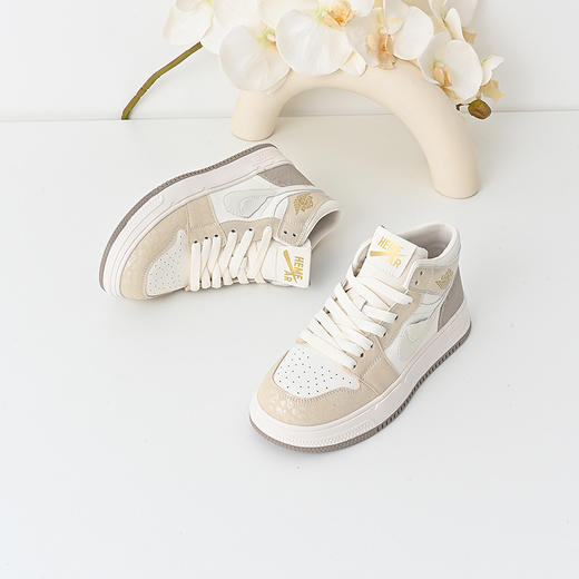 经典鲨2024年冬季新品时尚韩版拼色高帮系带平底舒适板鞋女KW194-D58071 商品图3