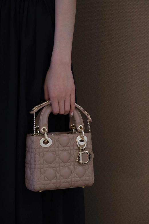 迪家|戴妃3格 豆沙粉羊皮|W（HH） 商品图0