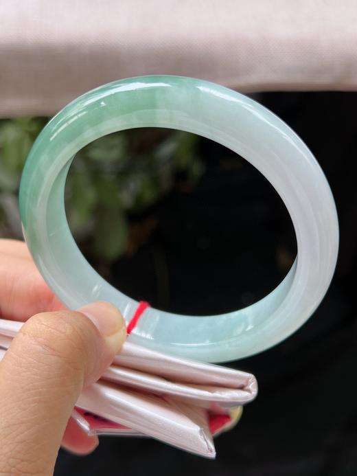 61圈口翡翠手镯 商品图3