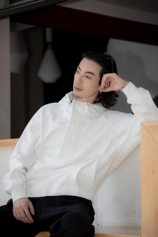 W43256581时尚纯色帽衫卫衣 商品图0