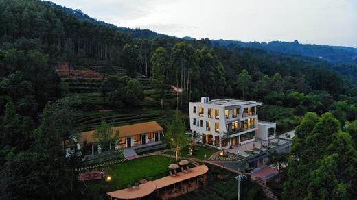 【眉山丹棱-284号院】5房/6房小院，可单房预定，群山环绕，俯瞰山谷，避暑，茶园采茶，K歌、、地暖、草坪、徒步，亲子。wngl 商品图0