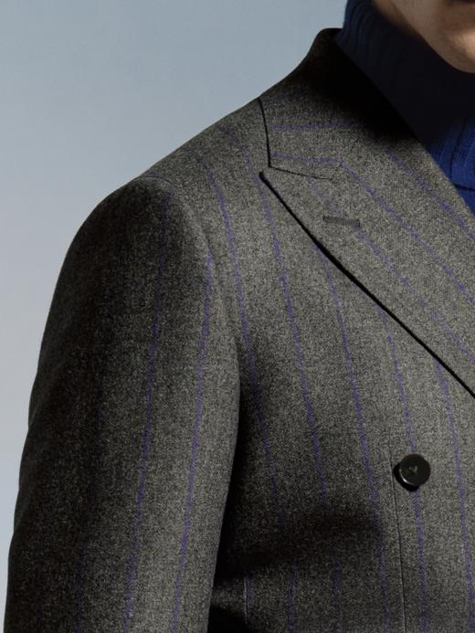 Stylbiella 澳洲美丽诺羊毛半精梳中灰色宽条纹全麻衬西装套装 商品图1