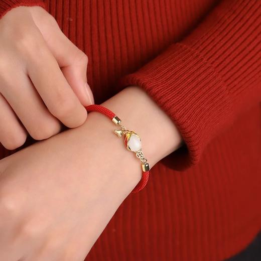 「仅19.9到手！鲤跃龙门」锦鲤手链女2024新款小众设计感本命年红色手绳手饰送女友时尚饰品 商品图3