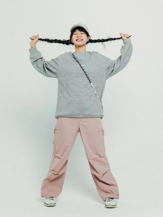 【品牌直发 反季特惠】ACMEITEM爱棵米 户外情侣运动休闲卫衣圆领套头宽松绣花上衣男女GAF3310369E 商品图2