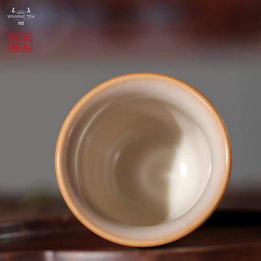 龙泉问鼎彩绘哥窑天水杯（梵红山水） 商品图3