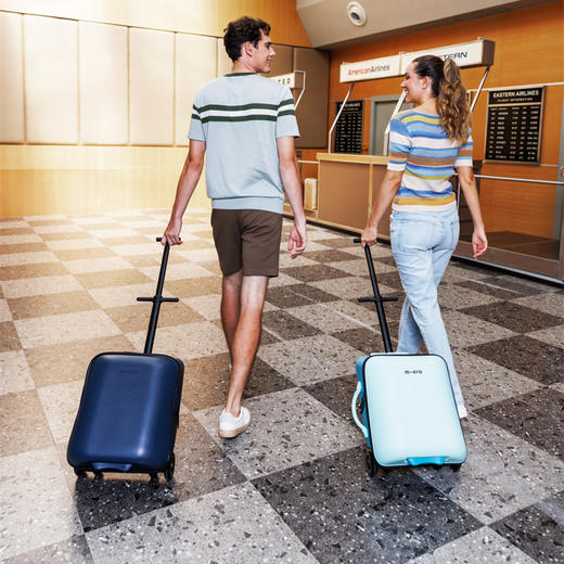 瑞士micro迈古懒人行李箱 遛娃儿童可坐拉杆箱宝宝亲子出行商务便携旅行箱 商品图4