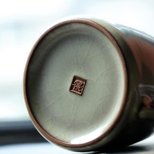 问鼎哥窑致巧款小秦权壶（青绿山水） 商品图4