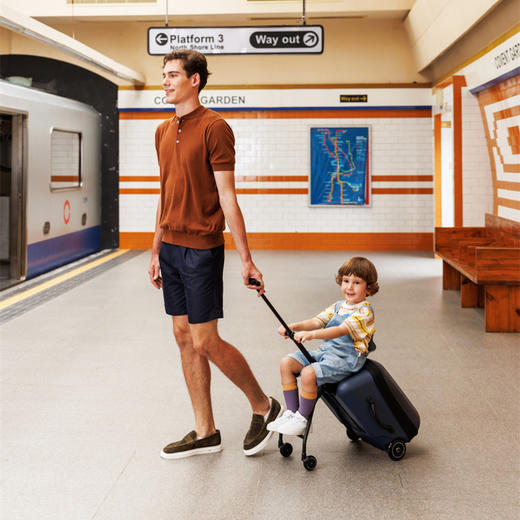 瑞士micro迈古懒人行李箱 遛娃儿童可坐拉杆箱宝宝亲子出行商务便携旅行箱 商品图5