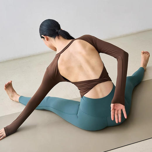 【限时秒】YOGACODE【火树银花系列】2024 长袖瑜伽服带胸垫秋冬欧美运动长袖上衣女DWTS124101 商品图4