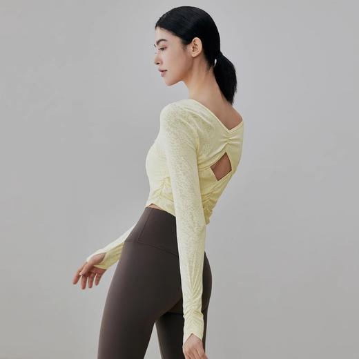 跃牌【健舞健美】系列 瑜伽长袖t恤女新款高级感健身美背罩衫8686 商品图3