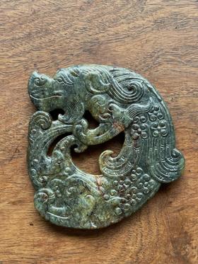 褐沁灰青玉鏤雕翼龙珮，顺丰包邮