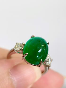 7.68克拉祖母绿戒指三石款