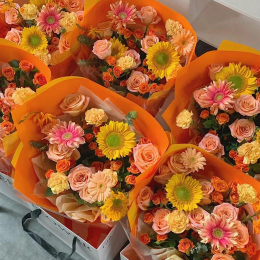 《小太阳》向日葵混搭花束 商品图3