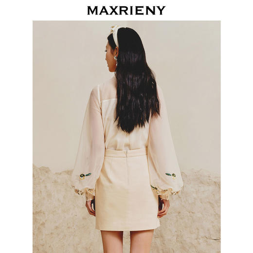 MAXRIENY2023春季商场同款宫廷感绣花蝴蝶结上衣(货号:MC88TP035) 商品图3