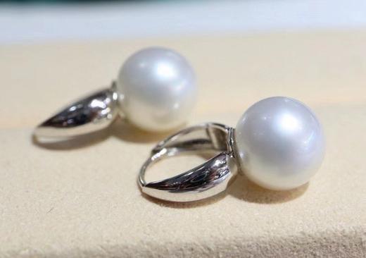 18k金澳白珍珠耳环耳圈款 商品图3