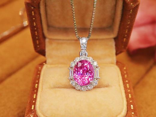 523163 帕帕拉恰蓝宝石吊坠 石重：2.06ct，总重：1.47g，钻石：0.318ct/15颗，吊坠：不含链子 18K白金，真金真钻石 超值价：15980 #优石客珠宝 商品图0