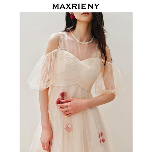 【商场同款】MAXRIENY*挂袖收腰甜美立体花连衣裙2024夏季新款(货号:MC85DR352) 商品图2