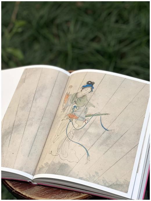 《千秋佳人》，编者:邢陆楠，16开，软精装，版张:15.5，故宫出版社2024年8月一版一印。定价320，售价256元。 商品图9