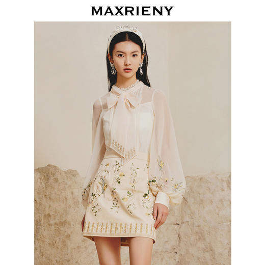 MAXRIENY2023春季商场同款宫廷感绣花蝴蝶结上衣(货号:MC88TP035) 商品图2