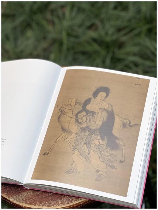 《千秋佳人》，编者:邢陆楠，16开，软精装，版张:15.5，故宫出版社2024年8月一版一印。定价320，售价256元。 商品图7