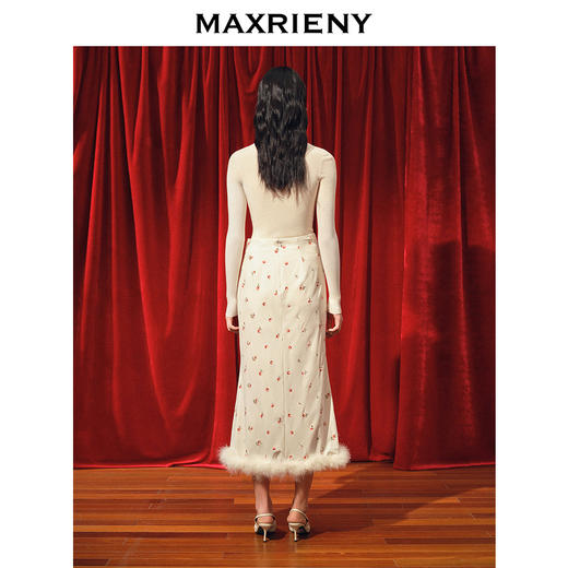 【商场同款】MAXRIENY华丽复古感烫钻套头羊毛毛衫23冬款修身上衣(货号:MC88SW854) 商品图3