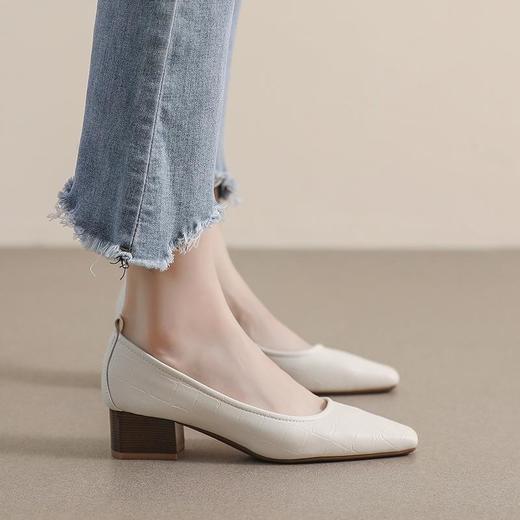 维微女郎尖头单鞋女粗跟秋季百搭软底晚晚风豆豆鞋大码瓢鞋 商品图1