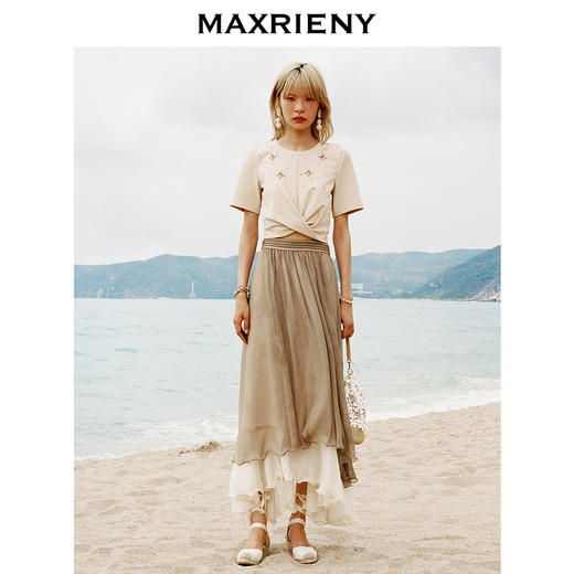 【静奢度假-商场同款】MAXRIENY华丽休闲感精钉珠T恤短袖上衣女(货号:MC85TS257) 商品图1