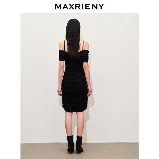【浪漫上新-商场同款】MAXRIENY*派对抽褶一字肩吊带连衣裙(货号:MC85DR340) 商品图3