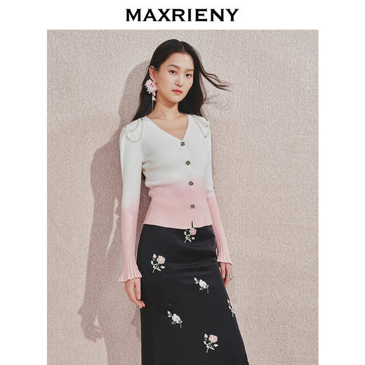 【贵雅日常-商场同款】MAXRIENY复古少女感玫瑰扣喇叭袖针织开衫(货号:MC85SW508) 商品图2