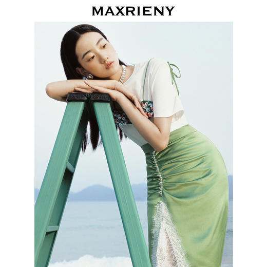 MAXRIENY赫本海军风波光缎面半裙修身包臀开叉裙(货号:MC88SK252) 商品图1