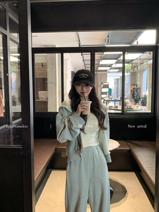 Read Nameless /品牌毛圈灰色奶奶裤套装 2024/9/9 商品图13