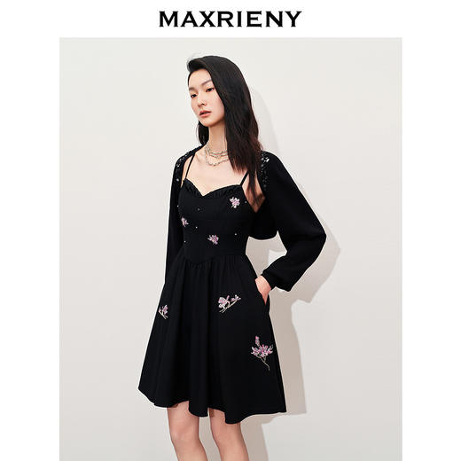 【东方玉兰-商场同款】MAXRIENY复古优雅兰花小黑裙吊带连衣裙(货号:MC85DR045) 商品图2