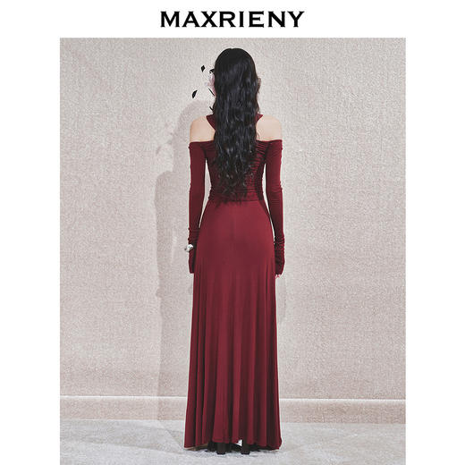 【主题纪念款】MAXRIENY酒红针织性感钉珠连衣裙2024秋冬新款(货号:MC85DR563) 商品图3