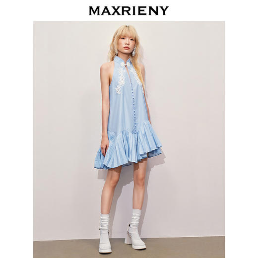 【海边度假-商场同款】MAXRIENYA摆华丽镂空刺绣钉珠连衣裙(货号:MC85DR384) 商品图1