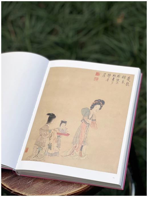 《千秋佳人》，编者:邢陆楠，16开，软精装，版张:15.5，故宫出版社2024年8月一版一印。定价320，售价256元。 商品图2