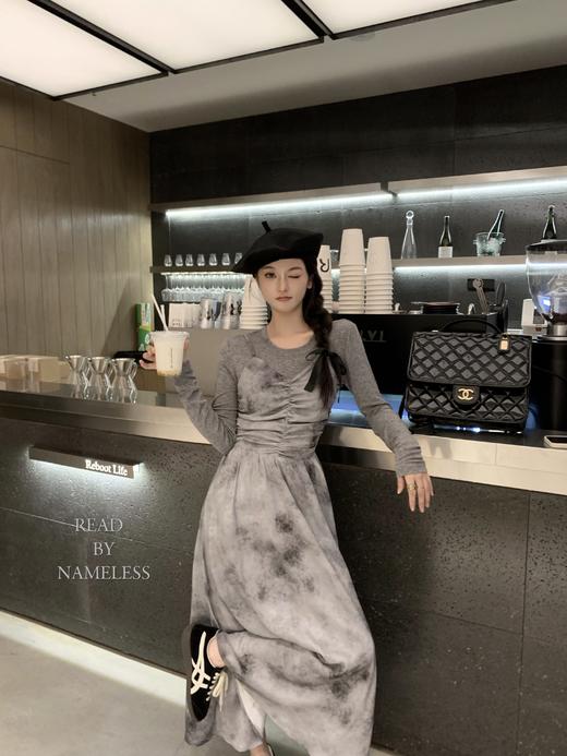 Read Nameless /慕斯羊绒灰色圆领打底衫＋灰色晕染缎吊带裙 2024/9/9 商品图13