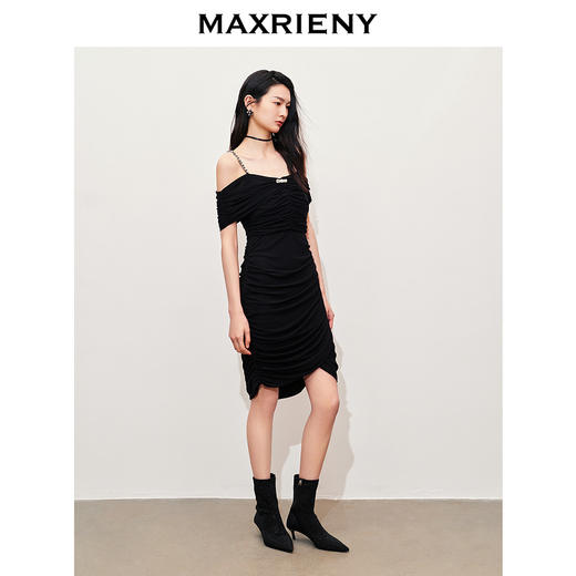 【浪漫上新-商场同款】MAXRIENY*派对抽褶一字肩吊带连衣裙(货号:MC85DR340) 商品图2